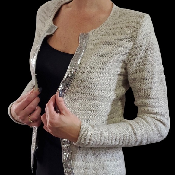 Banana Republic Cardigan - Picture 5 of 5